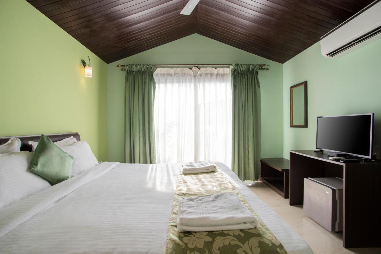 Antares Beach Resort, Vagator Exterior foto